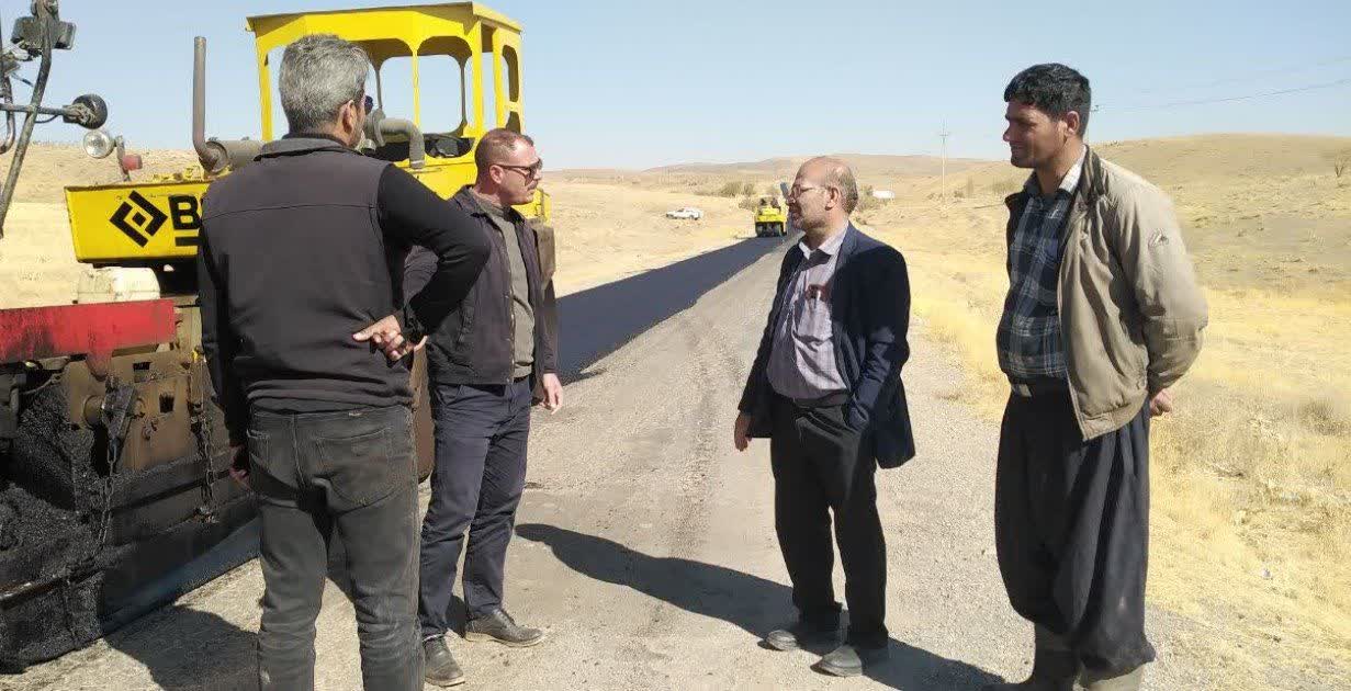 آغاز اجرای عملیات روکش آسفالت راه روستایی چپقلو در شهرستان بهار 
